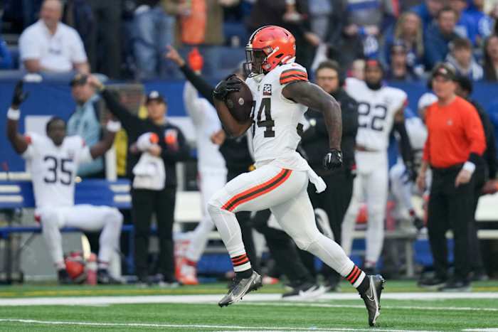 Oct 22, 2023; Indianapolis, Indiana, USA; Cleveland Browns running back Jerome Ford (34) rushes for a touchdown during a game against the Indianapolis Colts at Lucas Oil Stadium.
