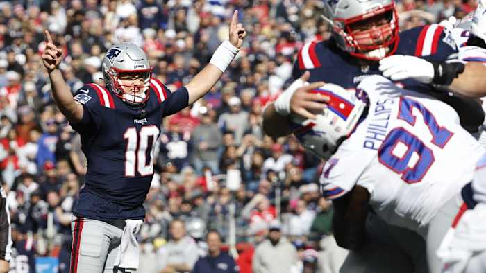 A lineup switch in the offensive line provided big dividends for the Patriots against the Bills.