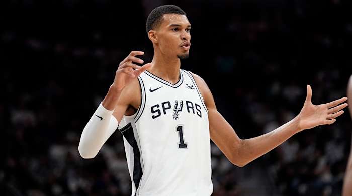 Victor Wembanyama playing for the Spurs.