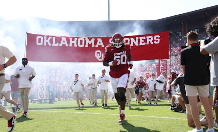 Oklahoma offensive tackle Tyler Guyton
