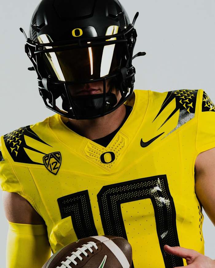 Oregon vs. USC Uniforms 1