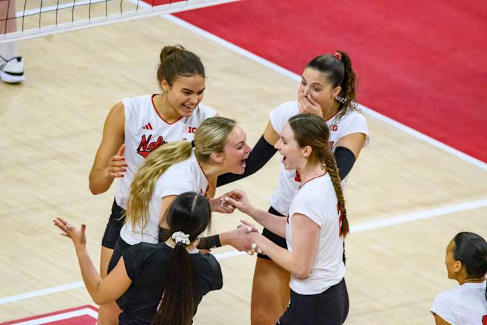 11_VB vs Illinois 1112