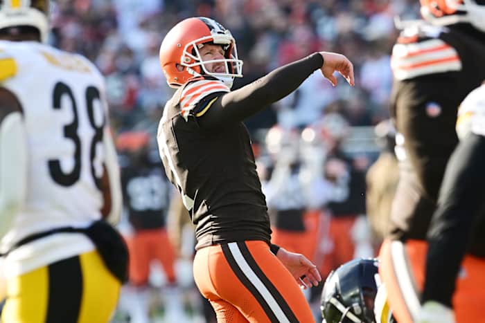 Nov 19, 2023; Cleveland, Ohio, USA; Cleveland Browns place kicker Dustin Hopkins (7) kicks a field goal during the first half against the Pittsburgh Steelers at Cleveland Browns Stadium. Mandatory Credit: Ken Blaze-USA TODAY Sports