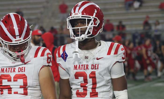 Mater Dei EDGE Nasir Wyatt vs. Orange Lutheran on October 19, 2023.
