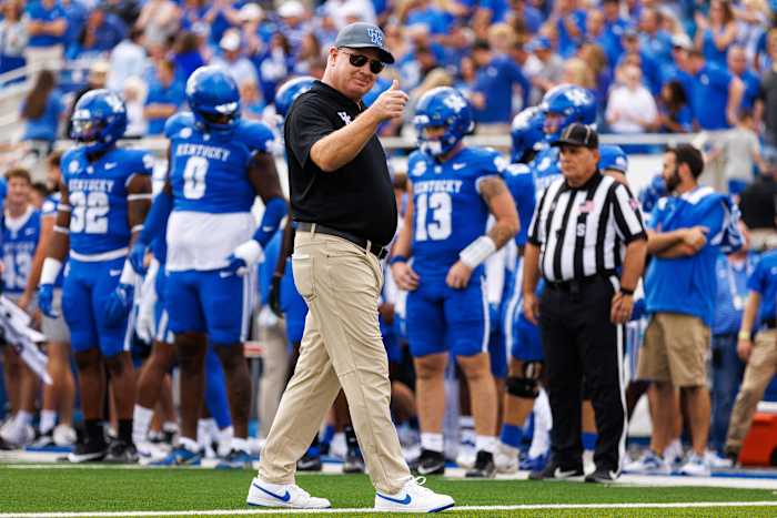 Mark StoopsKentucky Wildcats head coach Mark Stoops gives a thumbs up before the game against the Florida Gators at Kroger Field