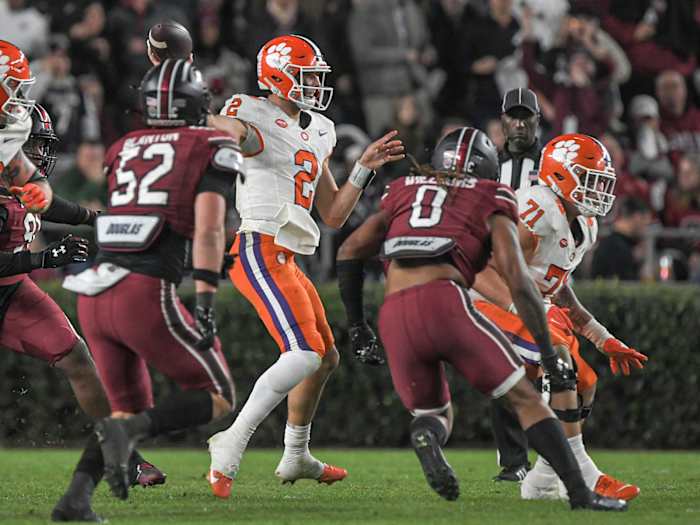 Debo Williams and Stone Blanton trying to put pressure on Clemson QB Cade Klubnik (Nov, 25th, 2023)