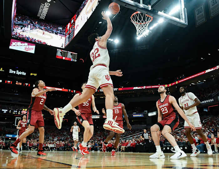 Indiana Hoosiers guard Trey Galloway (32) drives to the basket during the game against Harvard in Gainbridge Fieldhouse in Indianapolis.