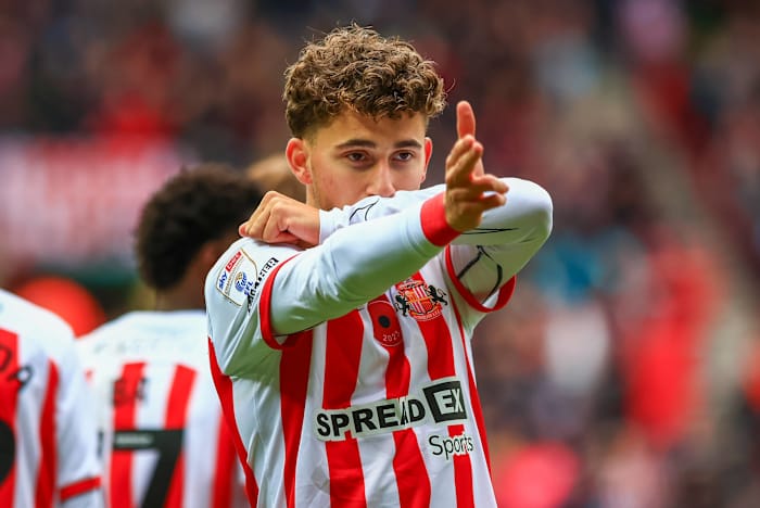 Adil Aouchiche - Sunderland celebration