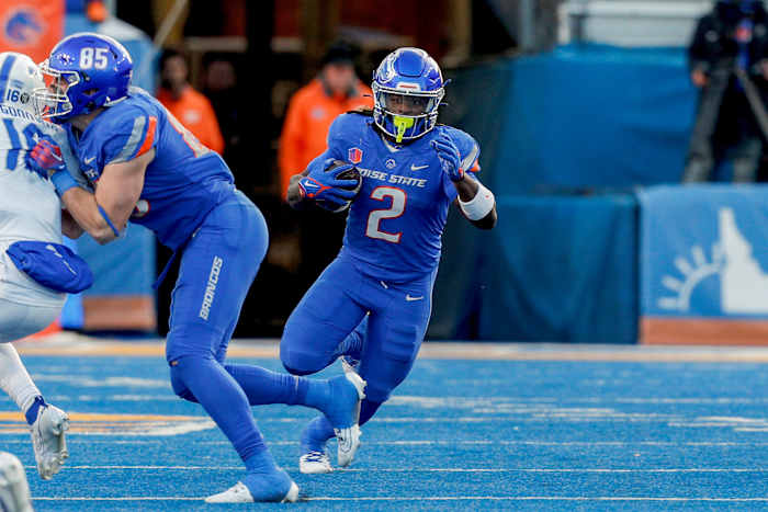 Nov 24, 2023; Boise, Idaho, USA; Boise State Broncos running back Ashton Jeanty (2) carries the ball during the second half against the Air Force Falcons at Albertsons Stadium. Boise State defeats Air Force 27-19. Mandatory Credit: Brian Losness-USA TODAY Sports