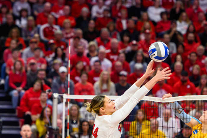 04_Maggie Mendelson_VB vs LIU NCAA Rd 1 1201