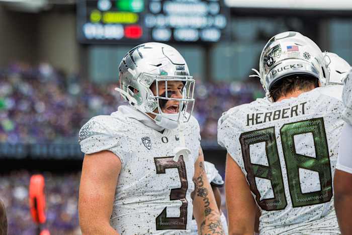 Oregon Ducks tight end Terrance Ferguson in a game against the Washington Huskies.