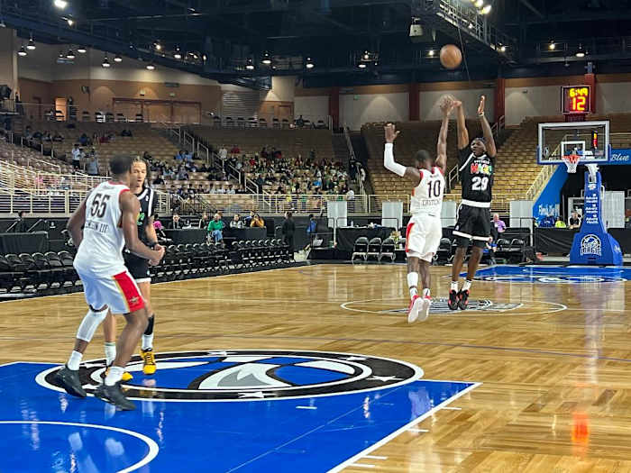 The Osceola Magic fought hard in a close loss versus the Birmingham Squadron.