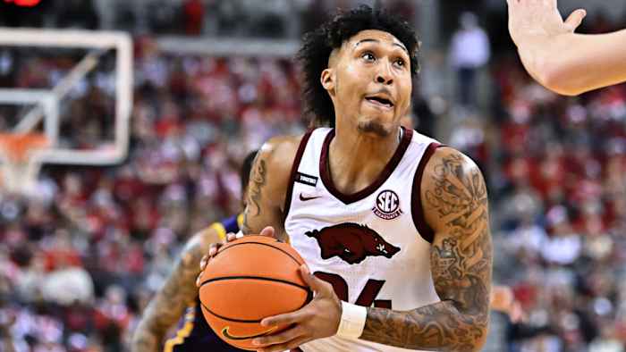 Razorbacks' Jeremiah Davenport against Lipscomb