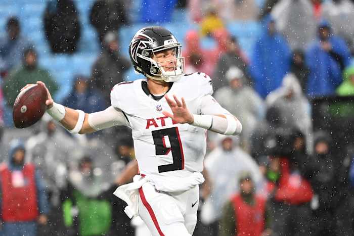 Dec 17, 2023; Charlotte, North Carolina, USA; Atlanta Falcons quarterback Desmond Ridder (9) looks to pass in the third quarter at Bank of America Stadium.