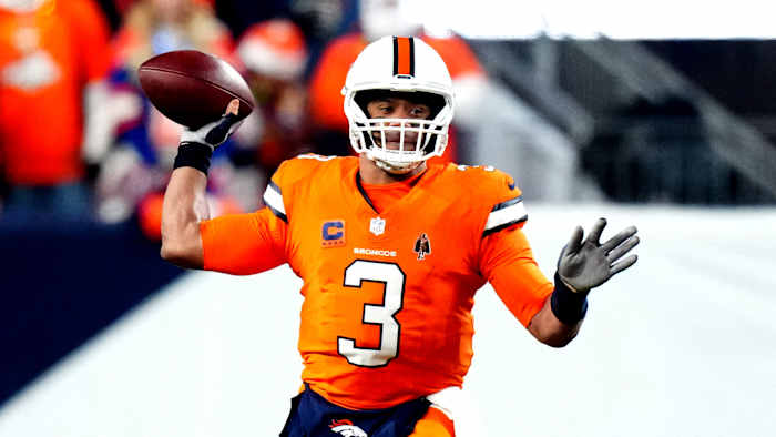 Russell Wilson Orange Ron Chenoy-USA TODAY Sports