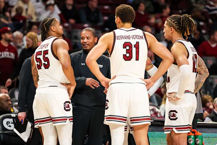 Lamont Paris Coaching up his team vs Winthrop (19th Dec., 2023)