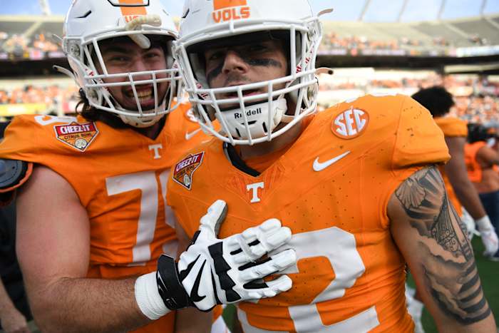 Tennessee Volunteers ILB Jeremiah Telander during the win vs. Iowa. (Photo by Saul Young of the News Sentinel)