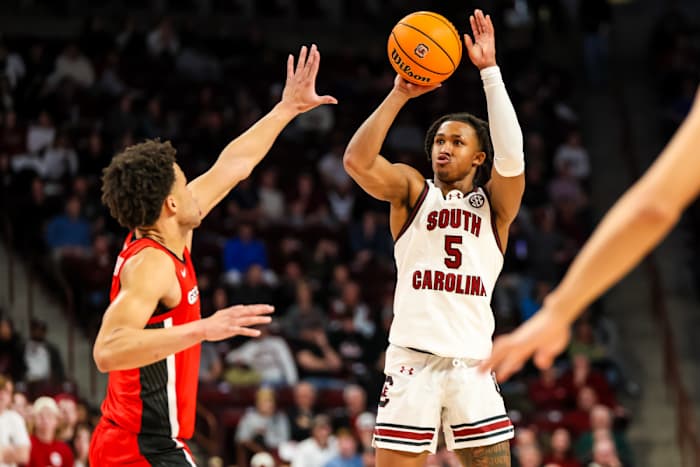 Meechie Johnson shoots against the Georgia Bulldogs in