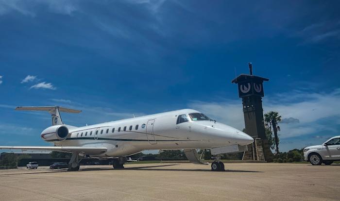 LUXURY LIFESTYLE JET SLIDE