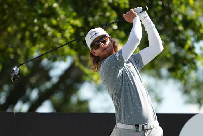 Scott Vincent hits a tee shot at the 2022 LIV Golf Team Championship.