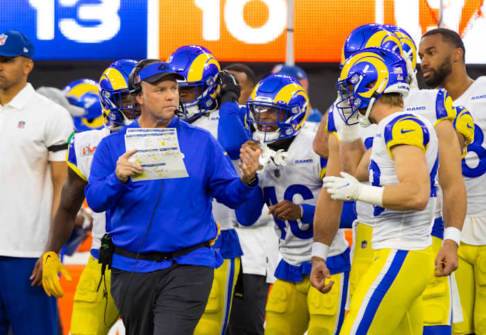 Joe DeCamillis talking to his guys in Super Bowl 56 (13th Feb., 2022)