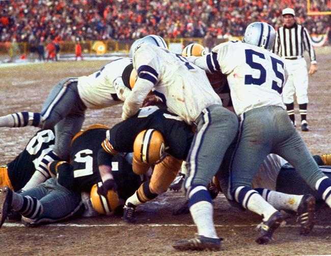 Bart Starr follows Kramer’s lead block into the end zone to win the NFL Championship Game—aka The Ice Bowl—in December 1967.