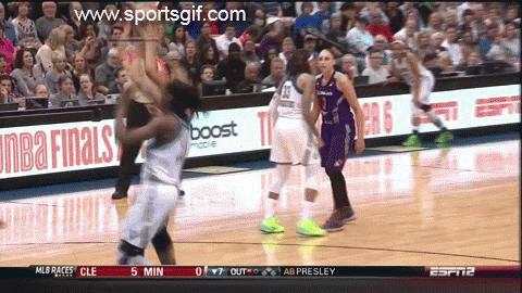 diana-taurasi-kiss-o