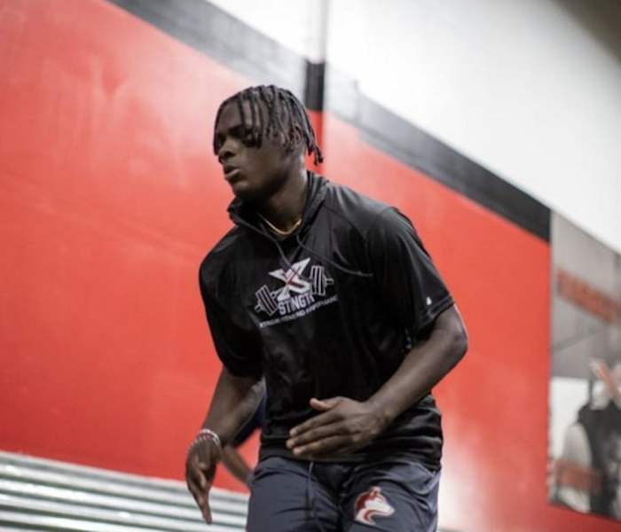 Class of 2023 defensive lineman Hunter Osborne