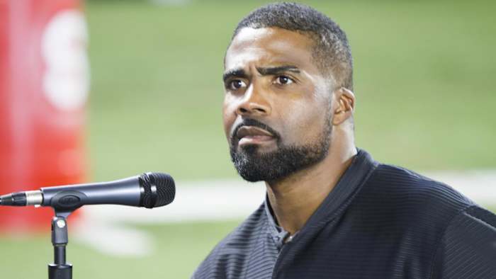 Linebackers coach Al Washington