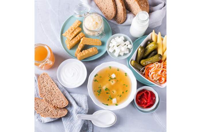 Prebiotics-vs-probiotics-food