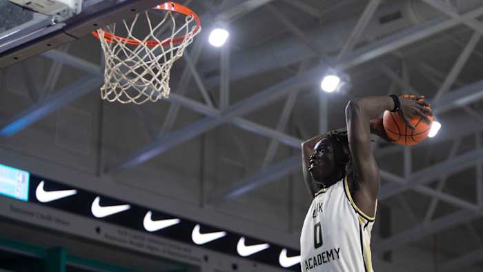 Link Academy's Omaha Biliew (0) dunks during the second half of the GEICO Nationals semifinal between Prolific Prep (Calif.) and Link Academy (Mo.), Friday, April 1, 2022, at Suncoast Credit Union Arena in Fort Myers, Fla.Link Academy defeated Prolific Prep 59-53. GEICO Nationals 2022: Prolific Prep (Calif.) vs. Link Academy (Mo.) semifinal, April 1, 2022