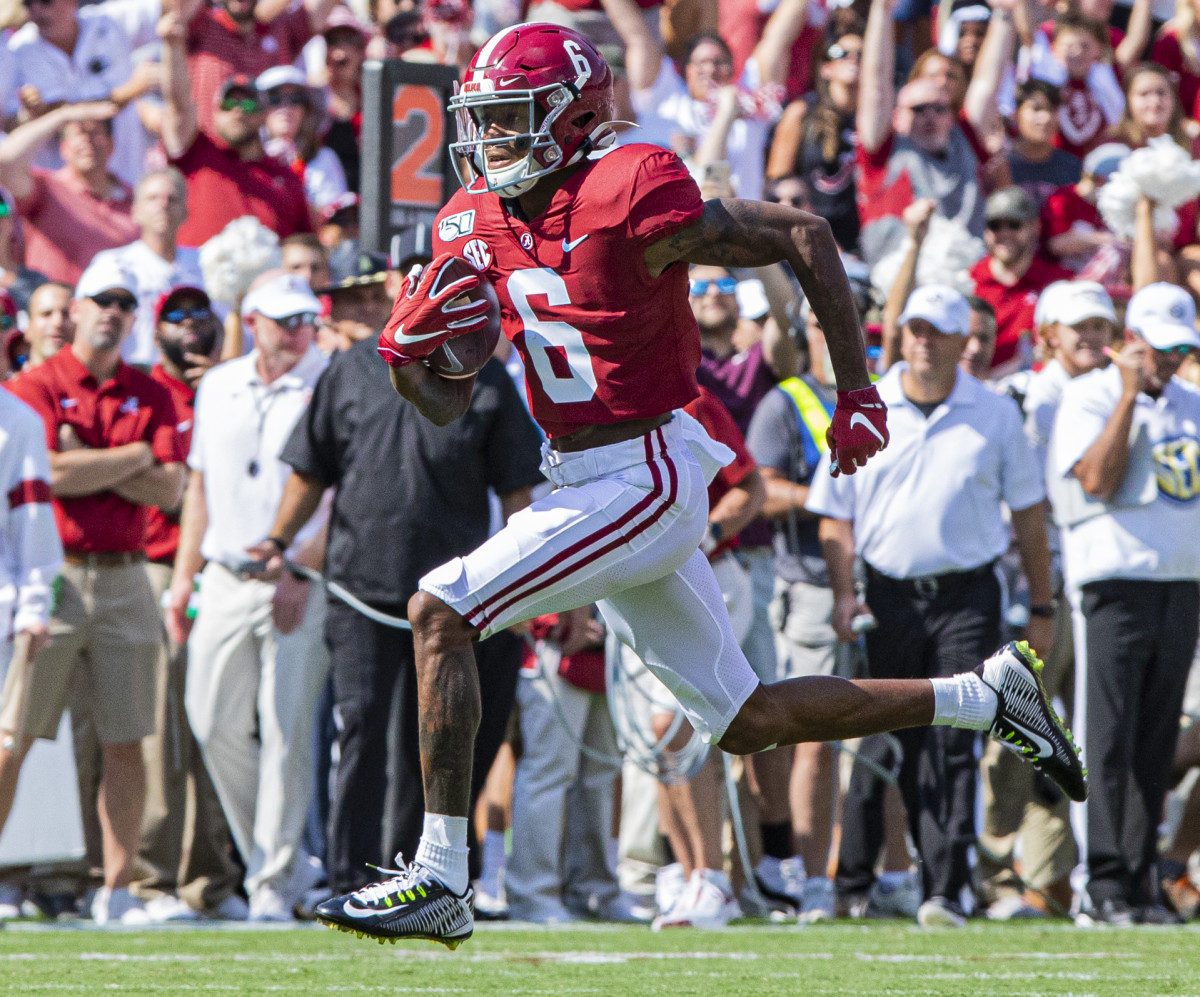 Devonta Smith races down the field against Ole Miss