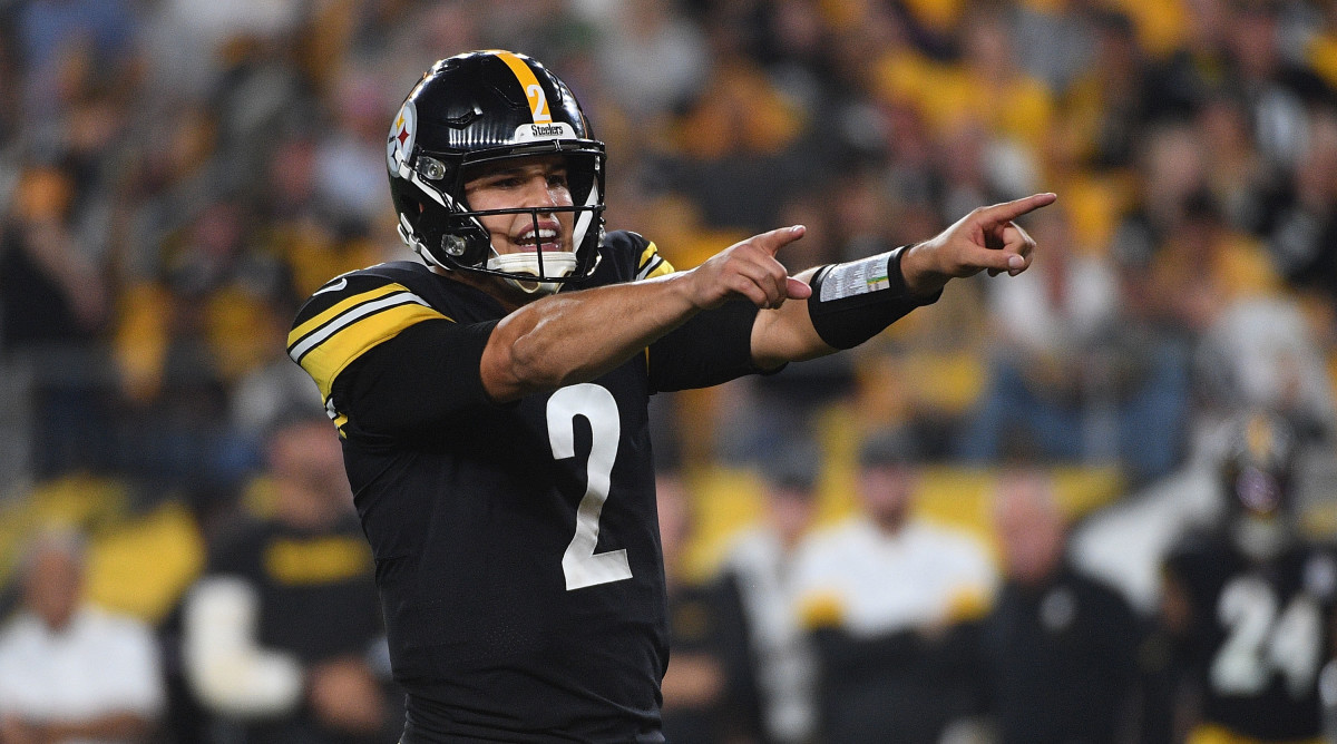 PITTSBURGH, PA - SEPTEMBER 30: Mason Rudolph #2 of the Pittsburgh Steelers lines up under center in the first half during the game against the Cincinnati Bengals at Heinz Field on September 30, 2019 in Pittsburgh, Pennsylvania.