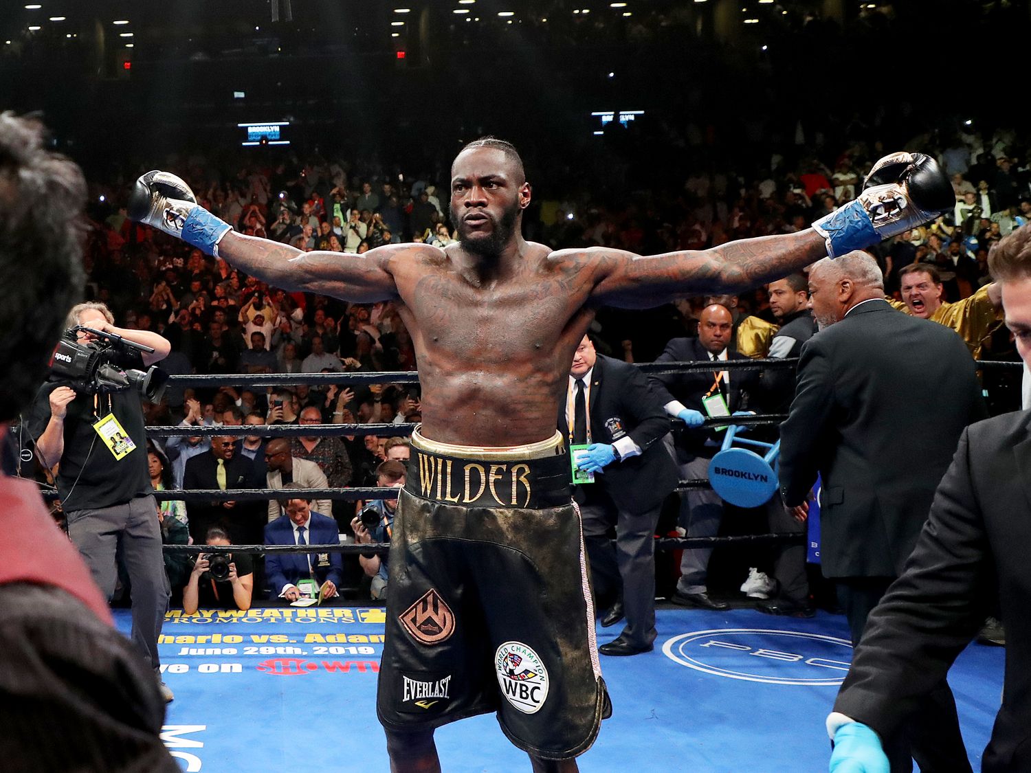 deontay-wilder-inline-breazeale-mannix.jpg