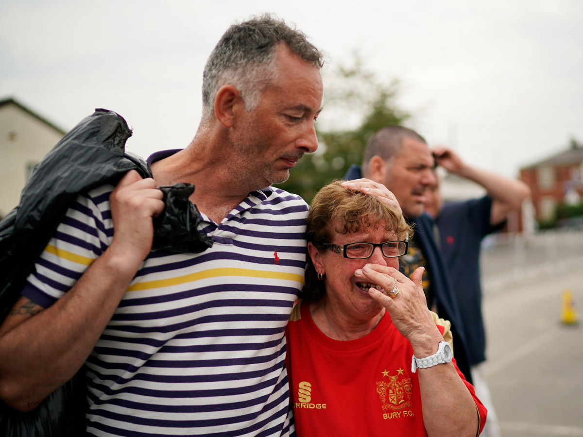 bury-fans.jpg
