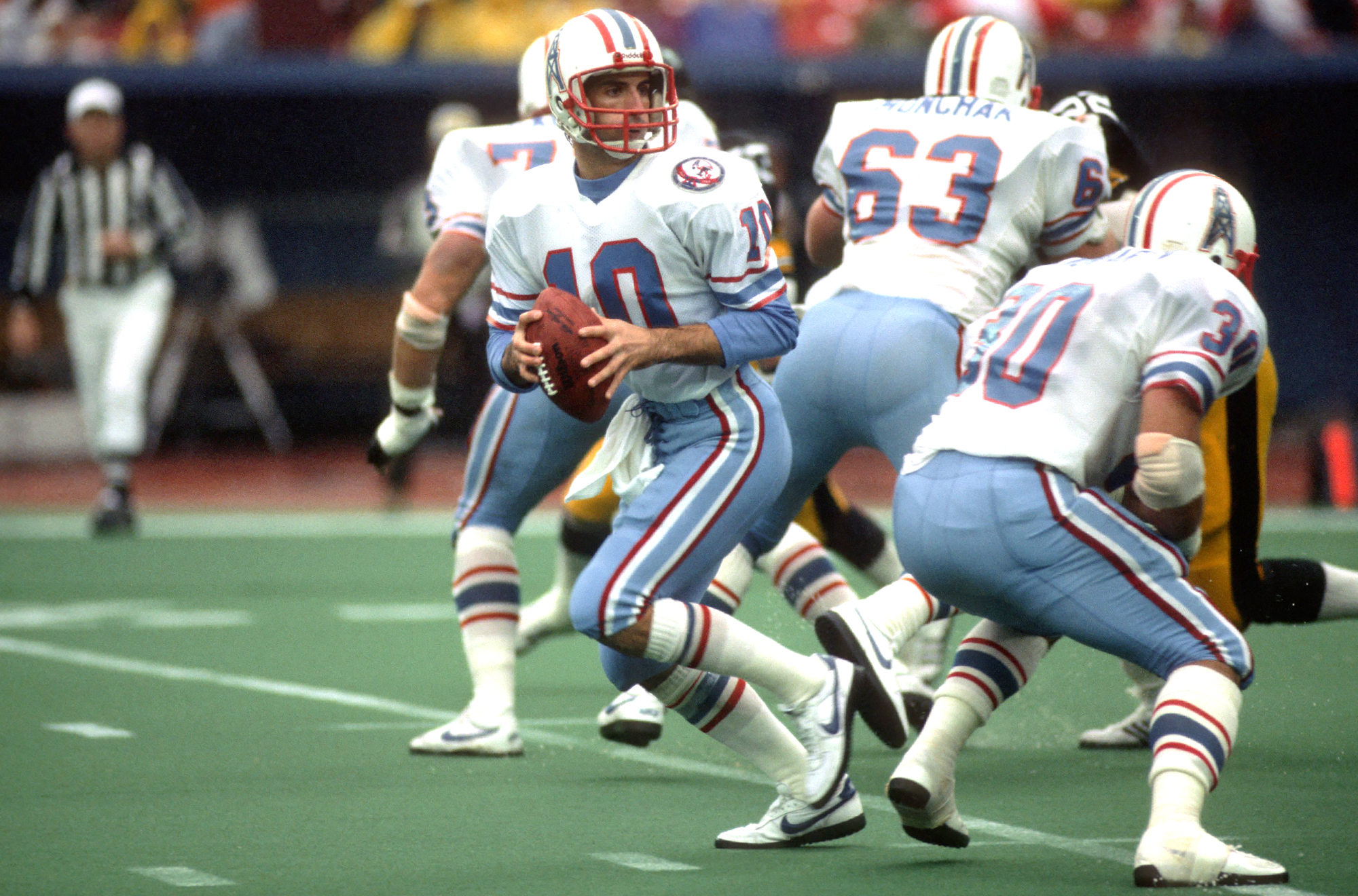 Luck spent four seasons as an Oilers backup in the ’80s, before a lengthy career as a sports exec.  