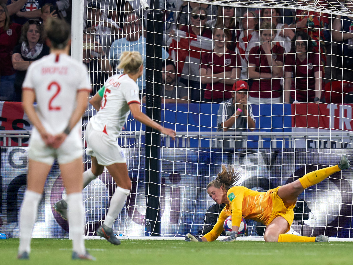 naeher-pk-save-houghton-usa-england.jpg