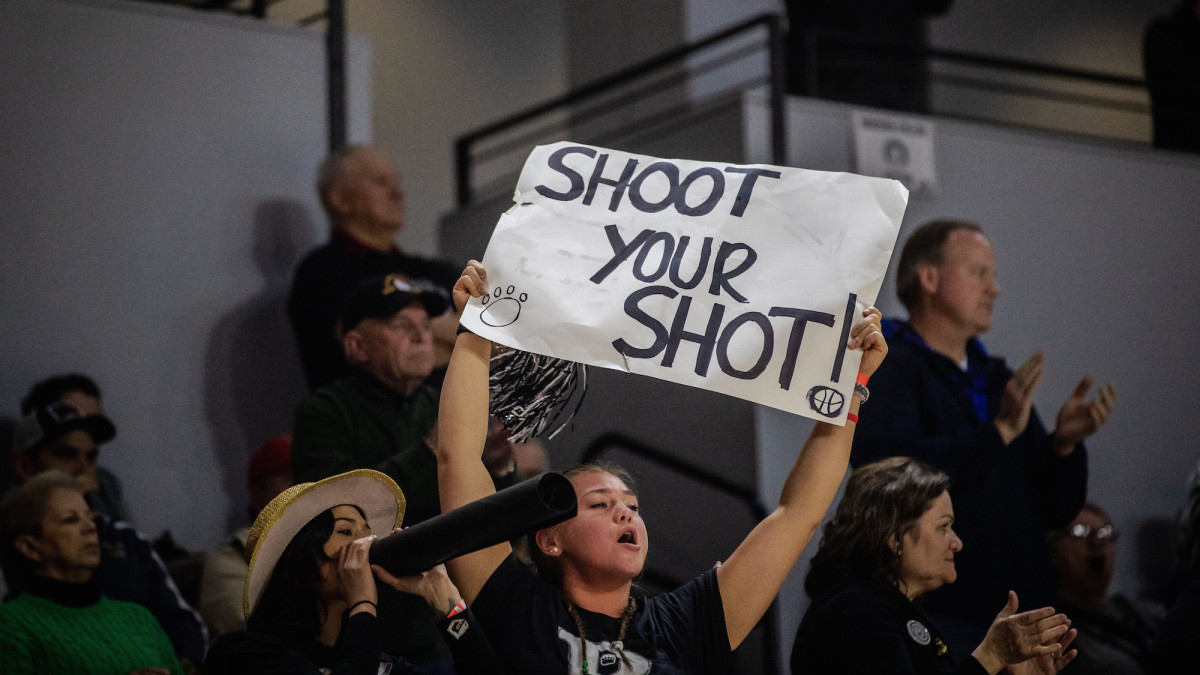 monday-hot-clicks-perfect-march-madness-bracket-two-rounds.jpg