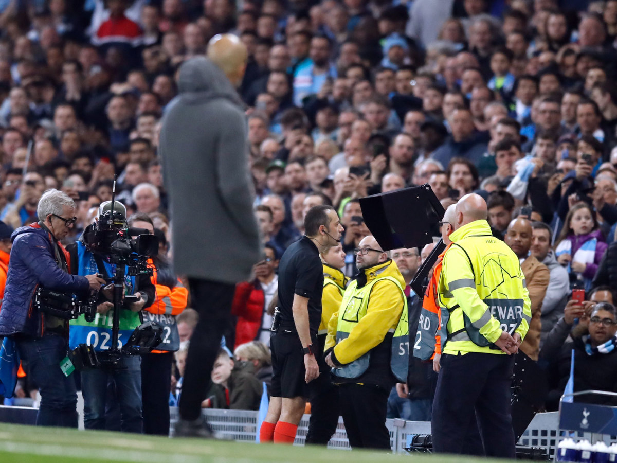 pep-guardiola-man-city-var.jpg