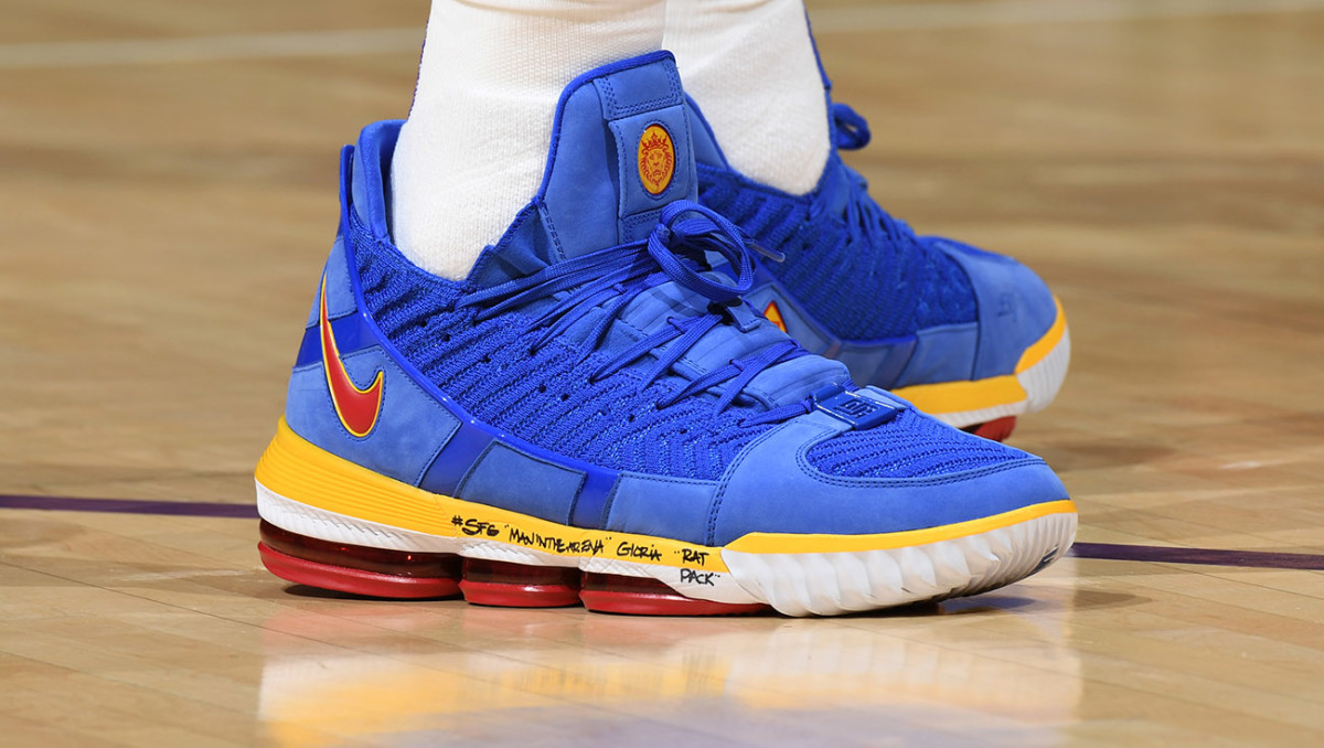 nike-lebron-16-blue.jpg