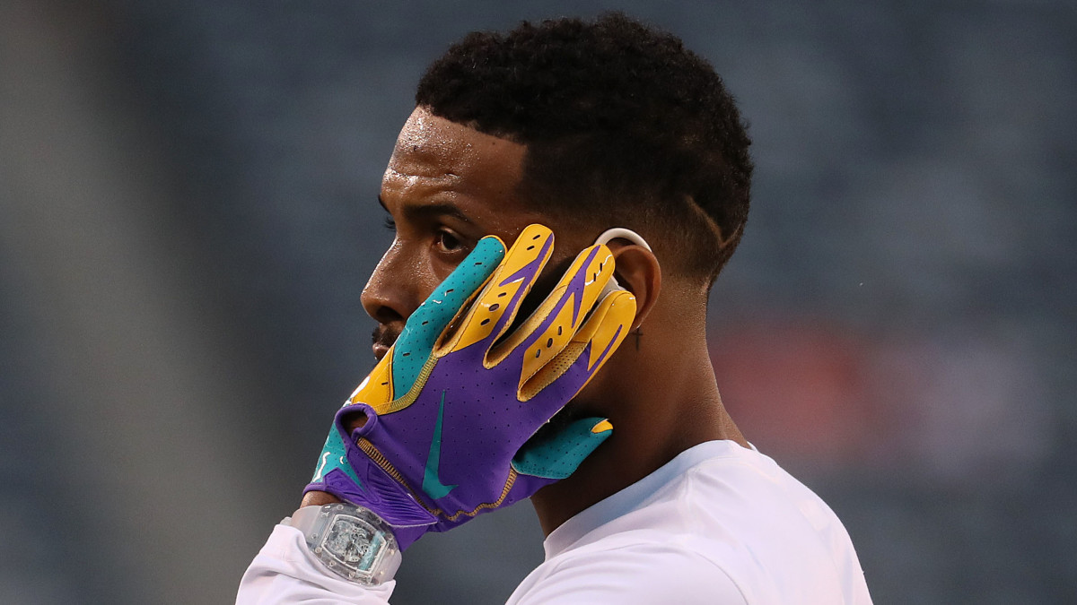 tuesday-hot-clicks-odell-beckham-warmup-watch-richard-mille-browns.jpg