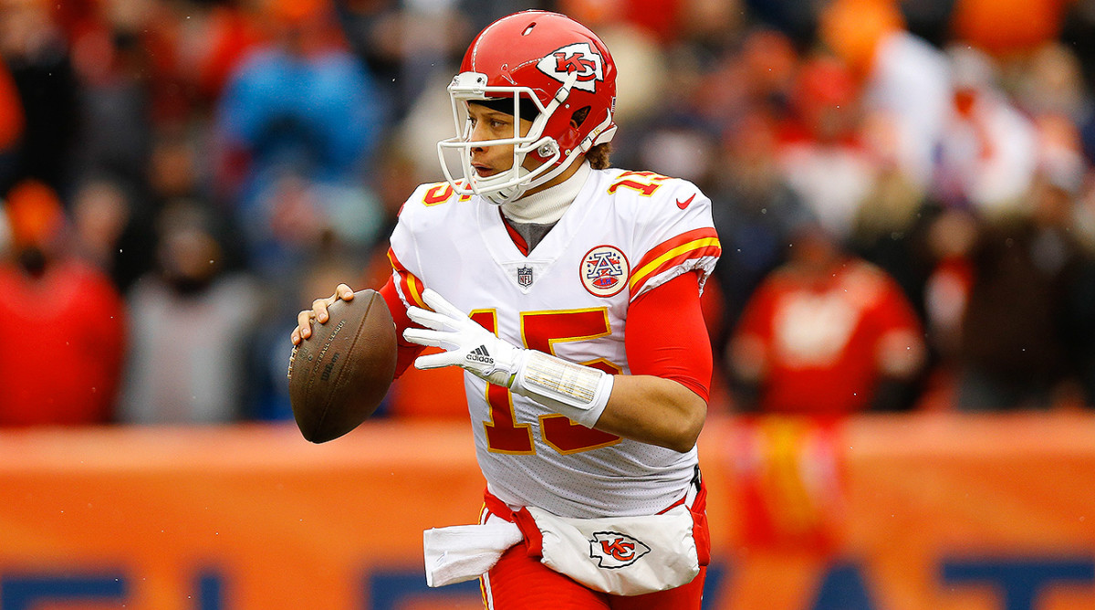 In his first NFL start in Week 17 last season, Patrick Mahomes completed 22 of 35 passes for 284 yards against the Broncos.