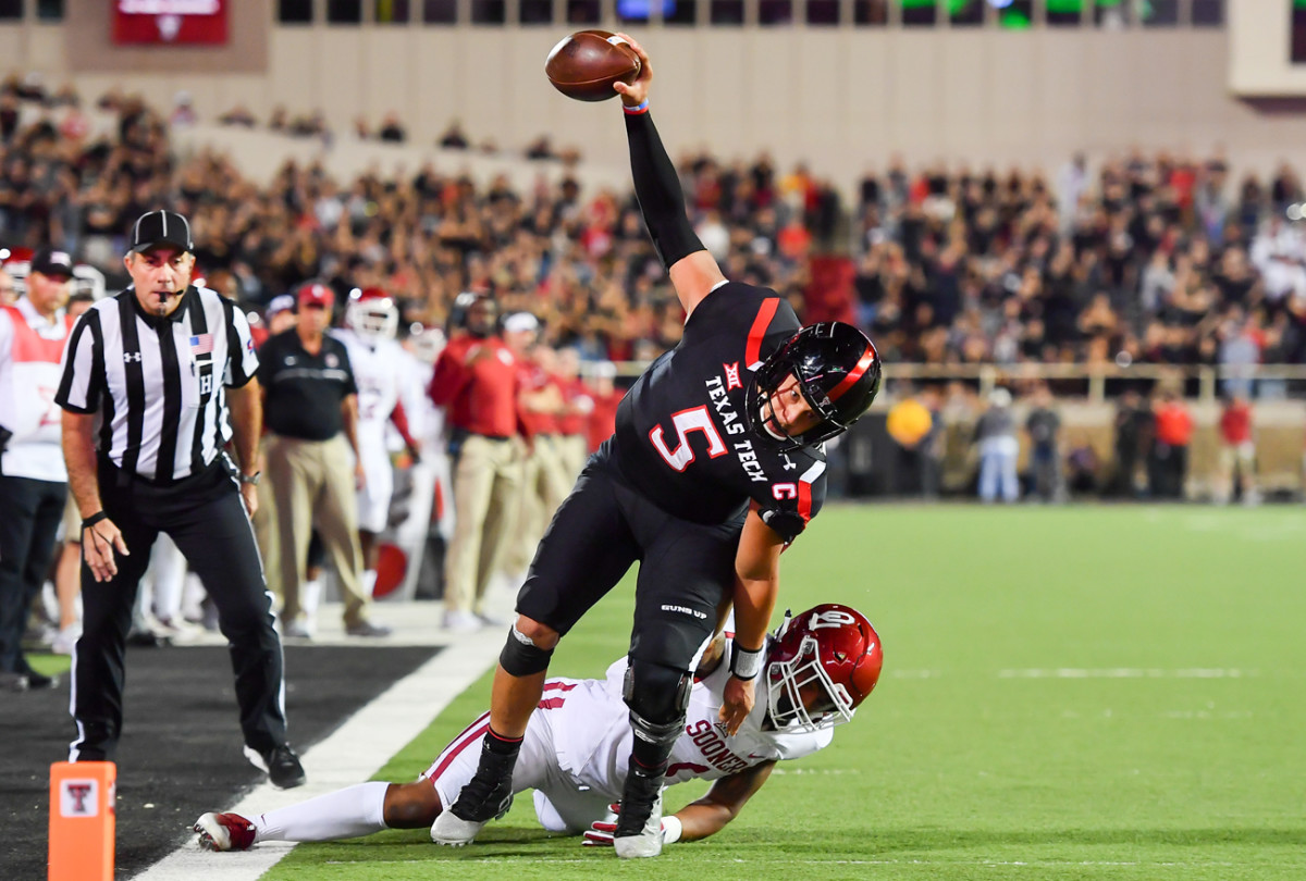 ttou-patrick-mahomes-pylon.jpg