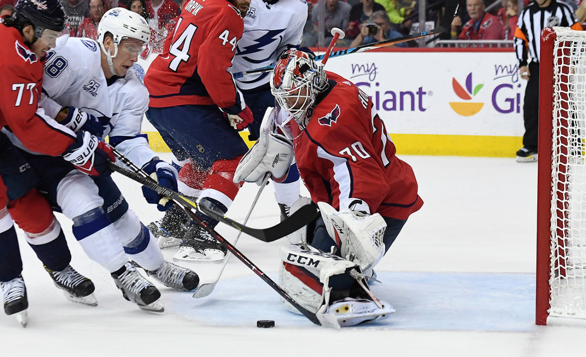 braden-holtby-capitals-lighting-game6-nhl-1300.jpg