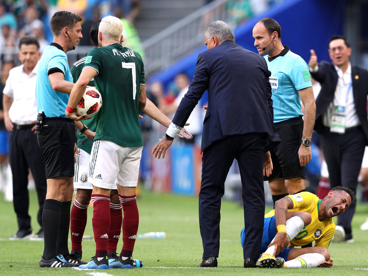 neymar-layun-mexico-brazil-world-cup.jpg