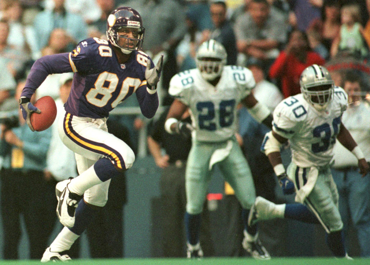 A future Hall of Famer, Carter would earn his sixth straight Pro Bowl nod in the 1998 season.