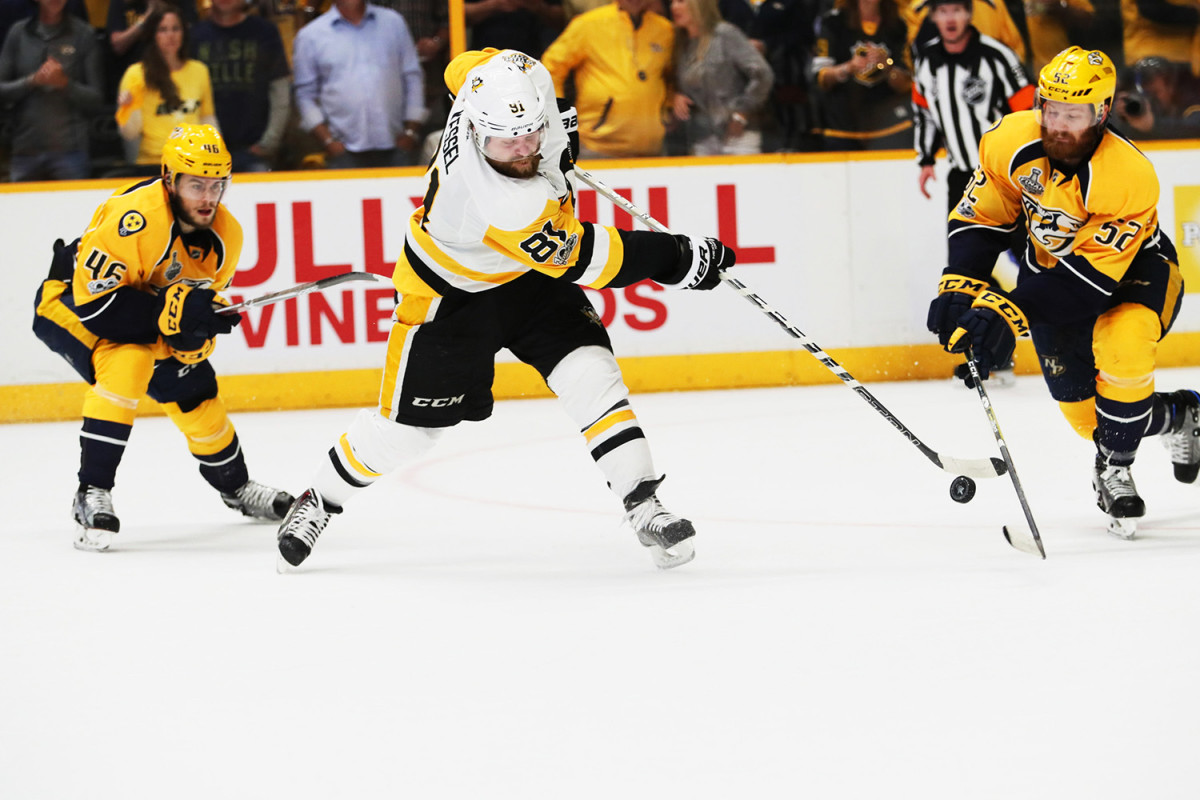 07_NHL_Stanley_Cup_Phil_Kessel.JPG