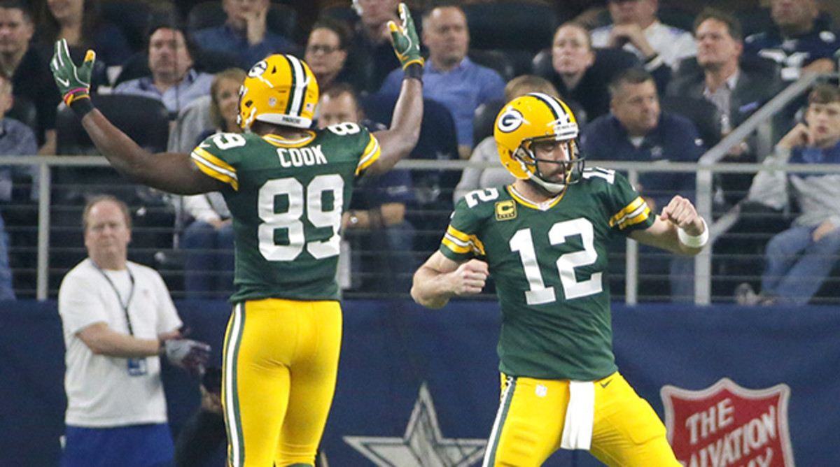 aaron-rodgers-jared-cook.jpg