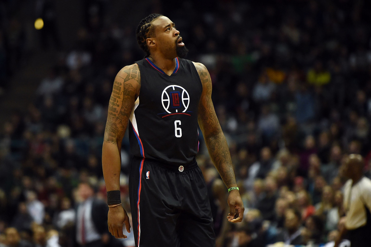 deandre-jordan-black-wristband.jpg