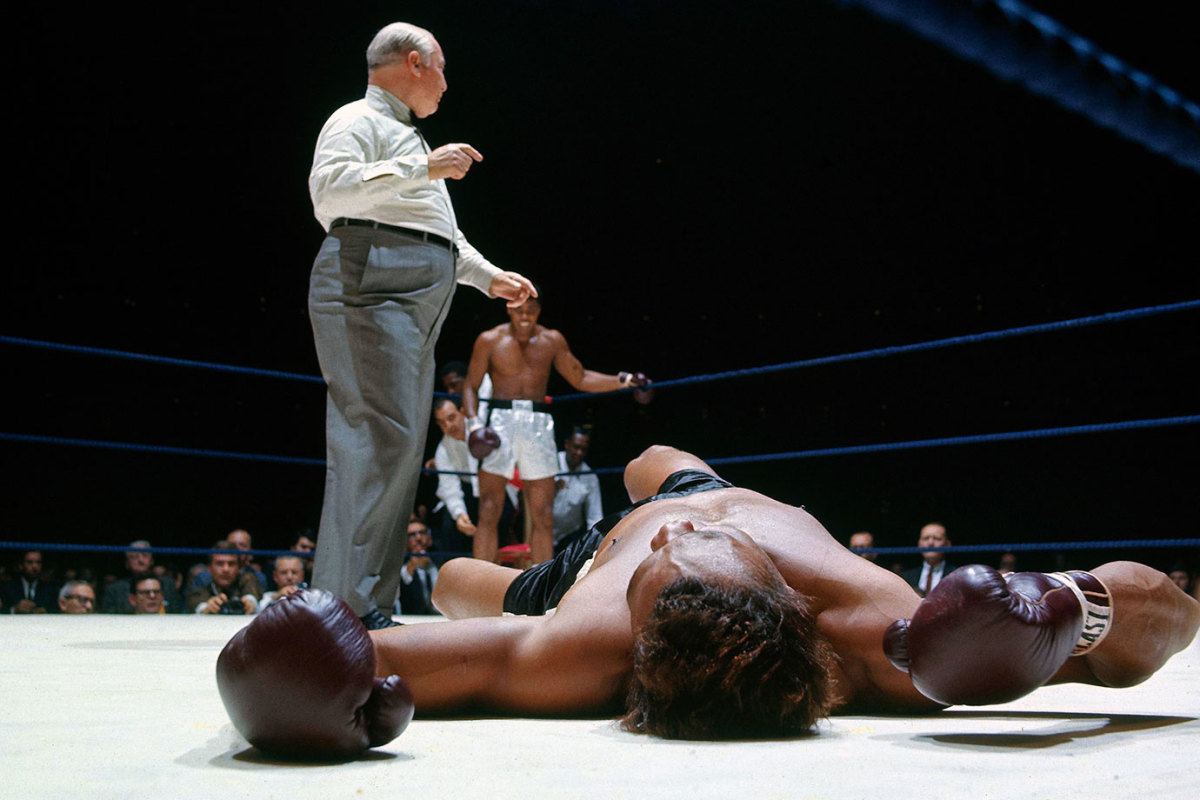 1966-1114-Muhammad-Ali-Cleveland-Williams-079008232.jpg